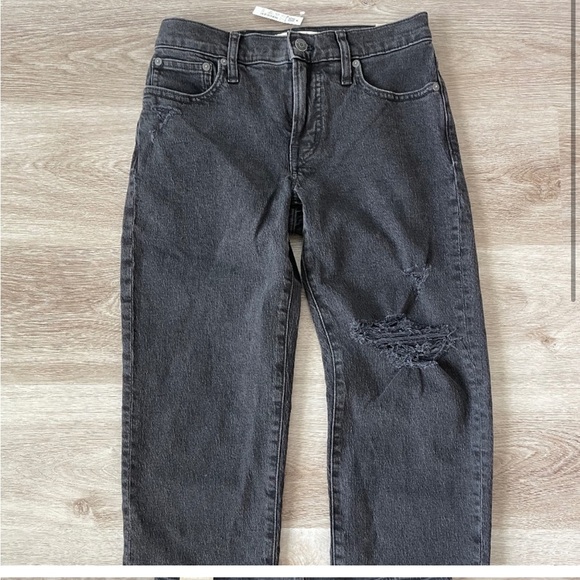 Madewell The Petite Perfect Vintage Straight Jean, Rosella Wash: Ripped Edition - Picture 2 of 4